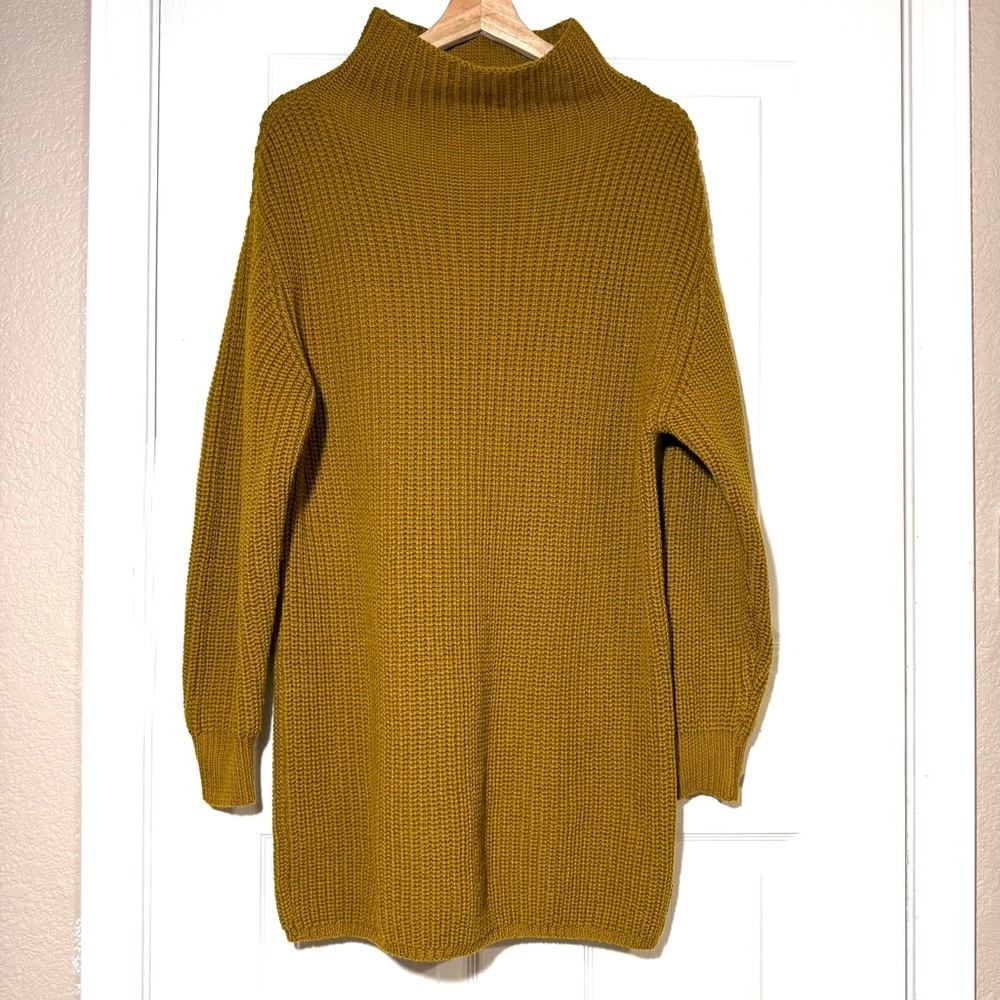 Aritzia Wilfred Montpellier 100% Merino Wool Sweater Mustard XS Oversized Italy